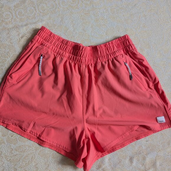 Vuori Dash Shorts Sz S - Picture 2 of 4